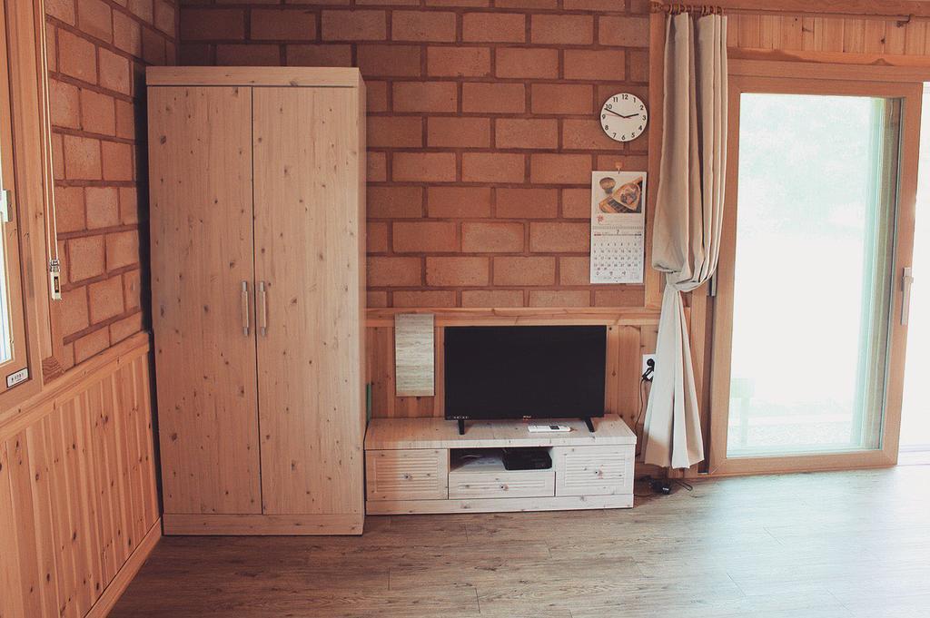 Tobang Red Clay Pension Поханг Екстериор снимка